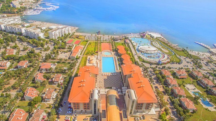 Radisson Blu Resort…