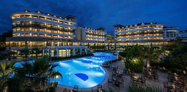 Alba Royal Hotel Adults…