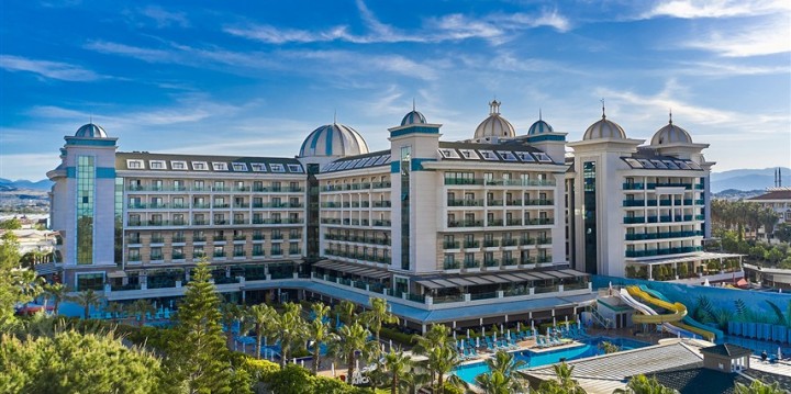 Luna Blanca Resort &…