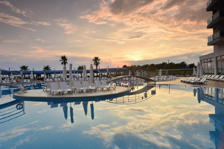 Çenger Beach Resort…